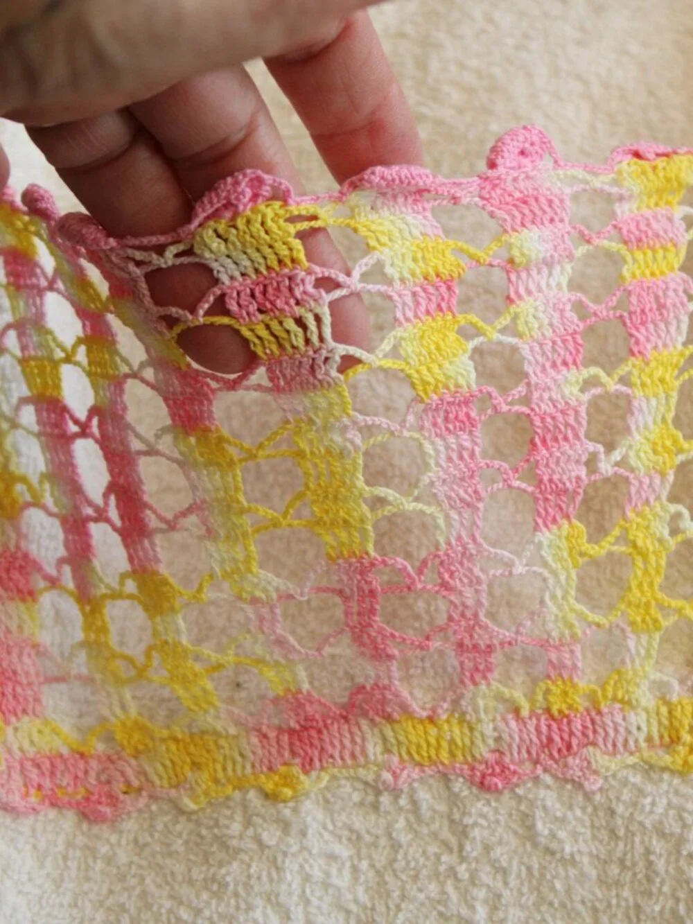 Vintage 1970s Bath Towel, Cone Terrycloth Towel With Crochet Flower Basket Pocke